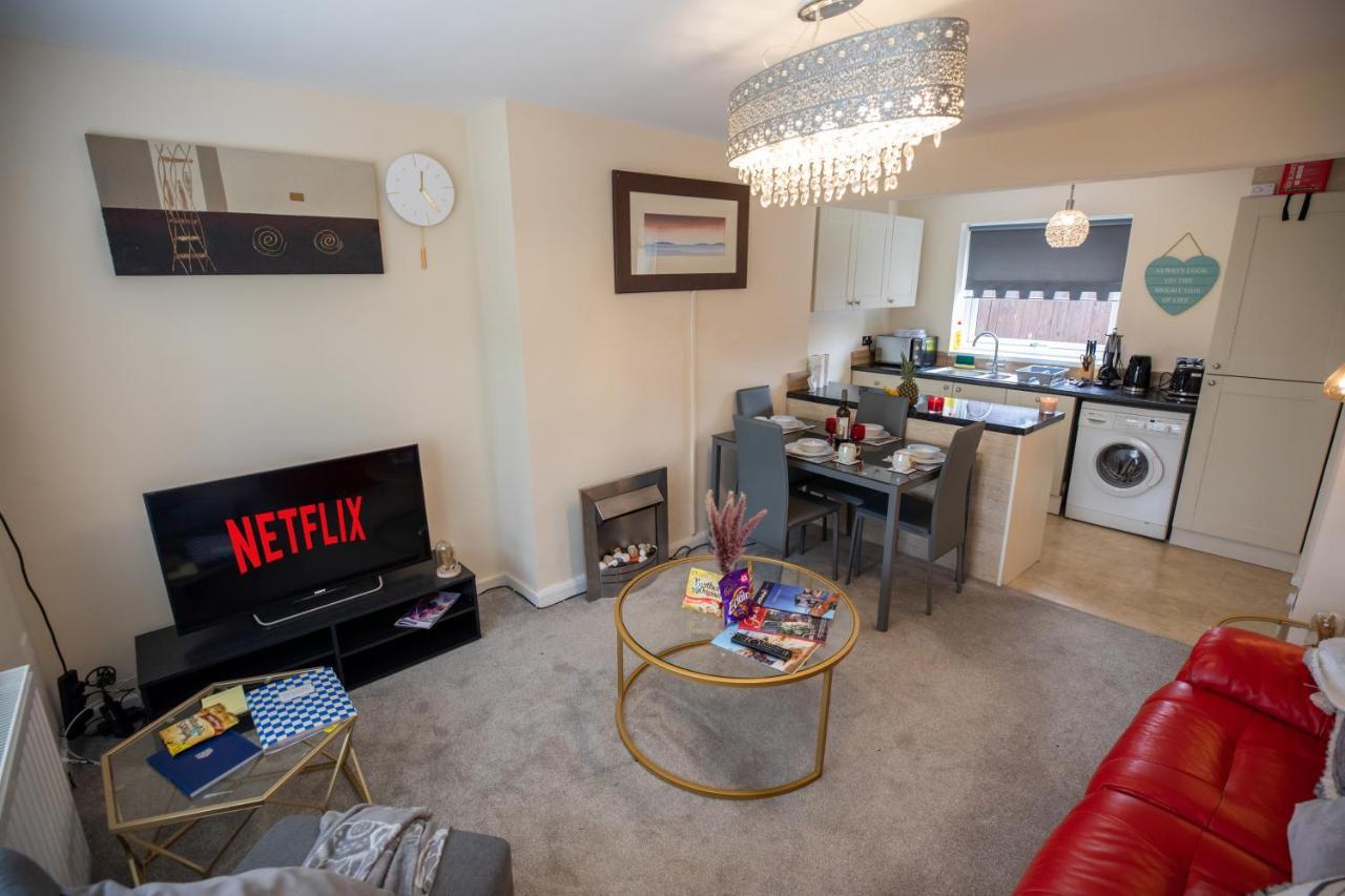 Og Stays Ii- 3Bedroom House Near Nissan & Stadium, Free Parking 森德兰 外观 照片